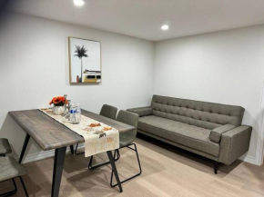 Renovated - Private Entrance & Kitchen - 1 Bedroom